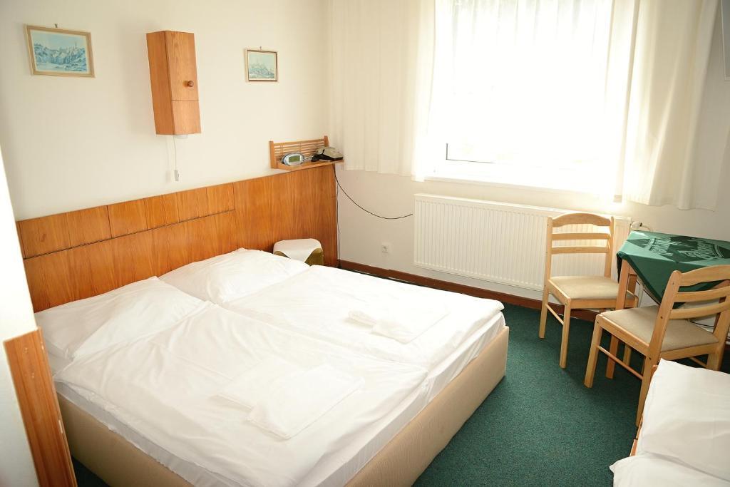 Sporthotel Olympia Stachy Kamer foto